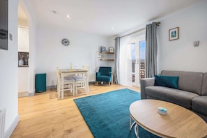 TV, offices - Captain's Quarters - Short walk to Poole Quay (Poole)