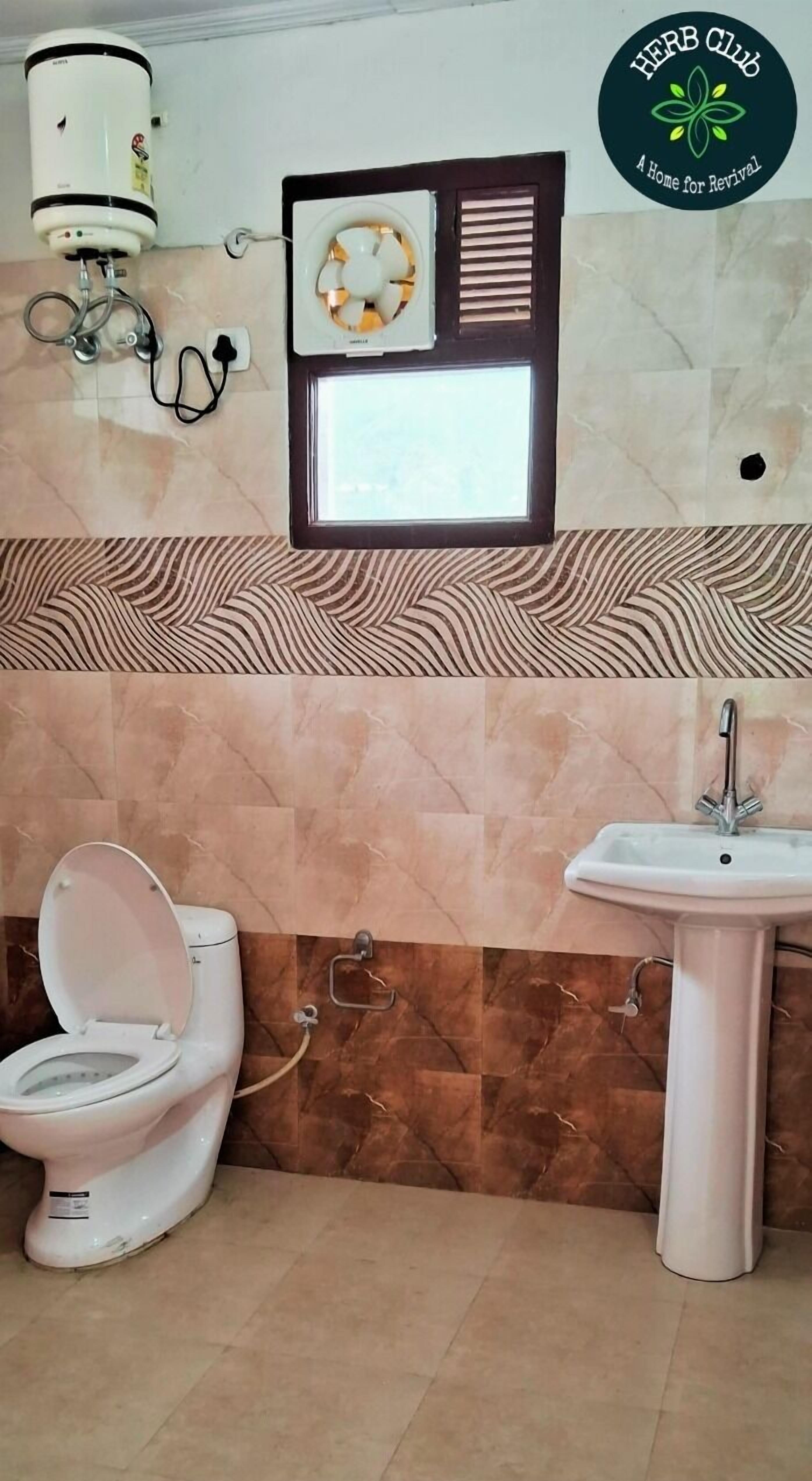 Camera Standard | Bagno | Doccia, asciugamani, sapone, shampoo