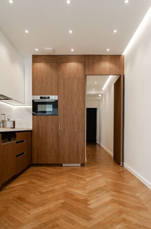 Frigorifero, microonde, forno, lavastoviglie