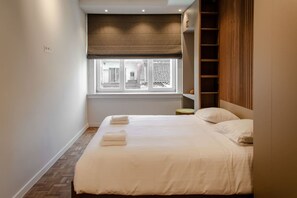 Bureau, fer et planche à repasser, lit parapluie, Wi-Fi gratuit