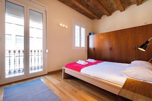 2 bedrooms, iron/ironing board, Internet, bed sheets - Ramon Turró - Nice apartment in Poble Nou near the beach (Barcelona)
