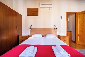 2 bedrooms, iron/ironing board, internet, bed sheets - Ramon Turró - Nice apartment in Poble Nou near the beach (Barcelona)