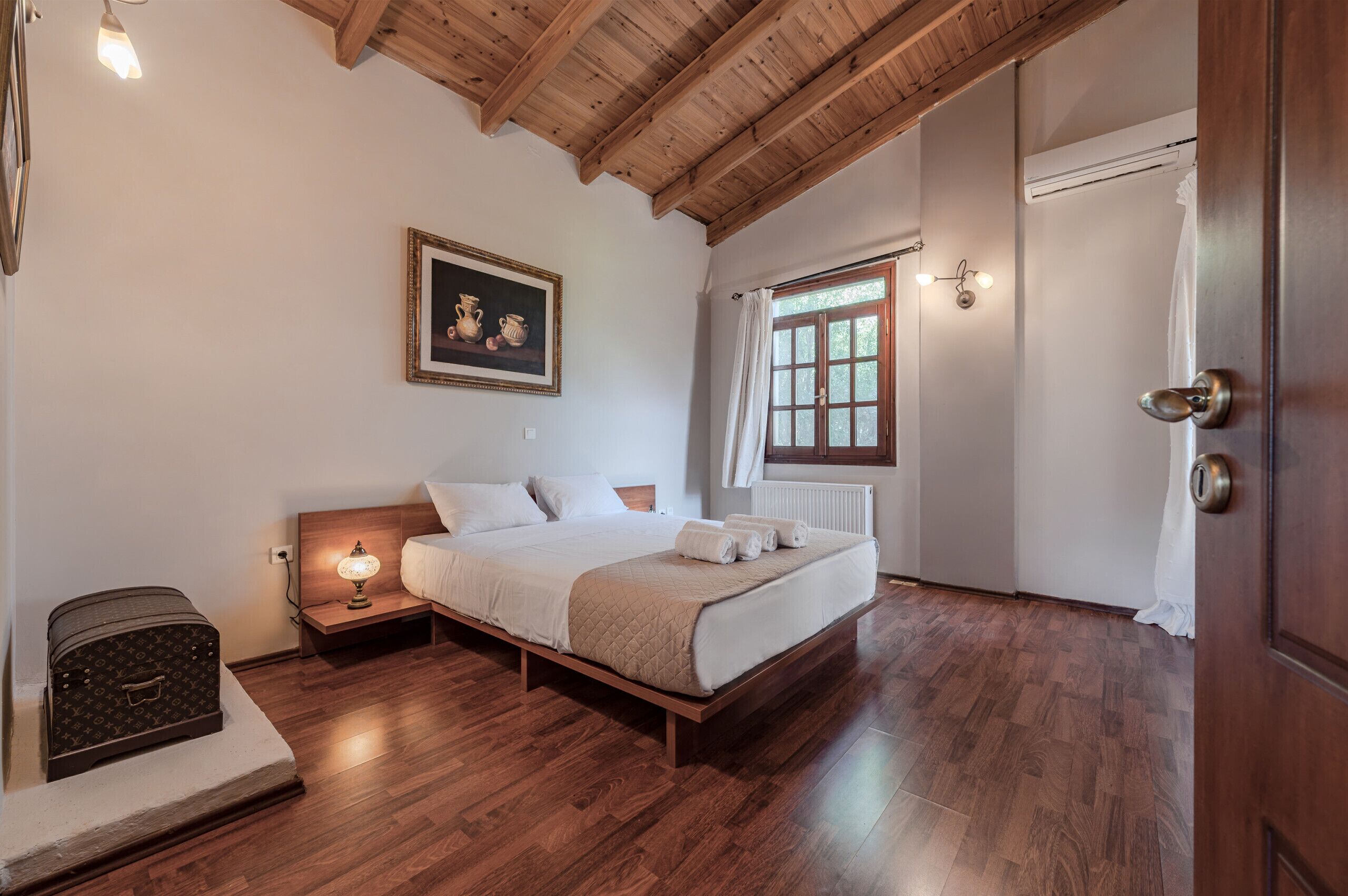 Desk, iron/ironing board, free WiFi, bed sheets