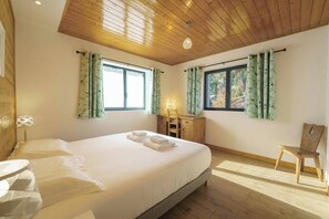 Desk, iron/ironing board, travel cot, WiFi - Shangri La - Chalet 6CH|Proche remontées mécaniques |Calme|Cheminée (Les Houches)