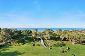 Property grounds - Sea Manor - Dunsborough Beachfront (Marybrook)
