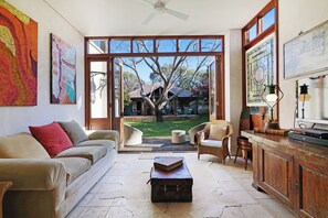 Smart TV - Sea Manor - Dunsborough Beachfront (Marybrook)