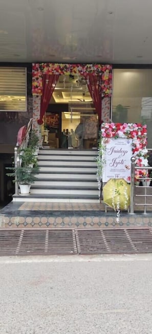 Exterior - The Quade Villa By Spandan Holiday Homes (Varanasi)