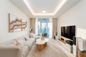 TV - Prime 2BR Downtown | Iconic Burj View (Dubai)