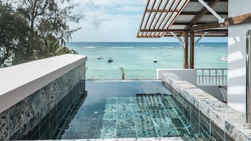 WOW suite | Private pool