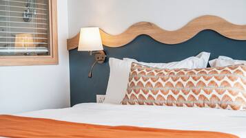 Sea View Studio | Una cassaforte in camera, una scrivania, ferro/asse da stiro