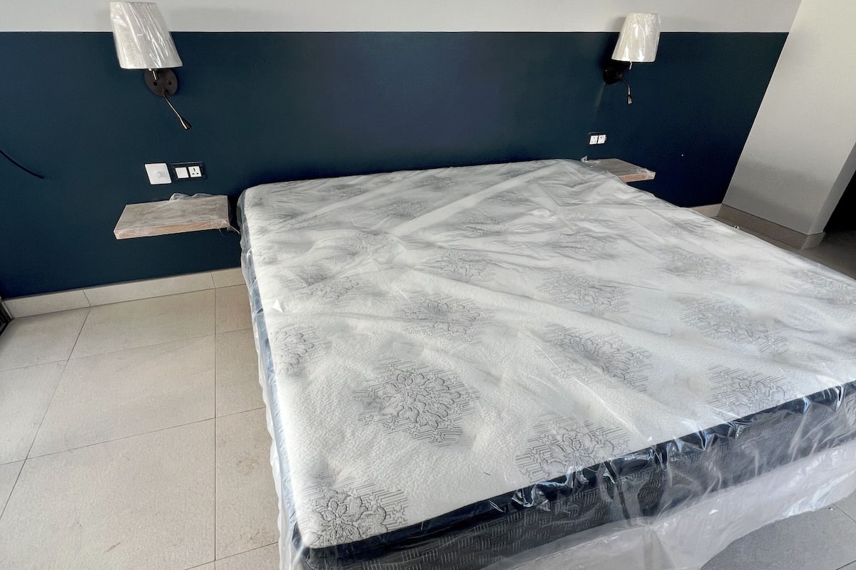 Deluxe Studio, Sea View | In-room safe, desk, iron/ironing board, free WiFi