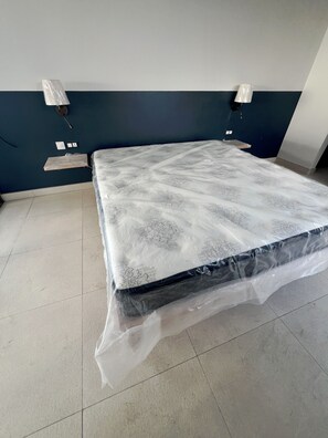 ดีลักซ์สตูดิโอ, วิวทะเล | ตู้นิรภัยในห้องพัก, โต๊ะทำงาน, เตารีด/โต๊ะร�ีดผ้า, Wi-Fi ฟรี