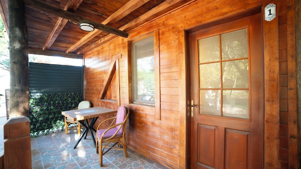 Family Triple Room, Mountain View | Terrace/patio - Welt bungslows (antalya)