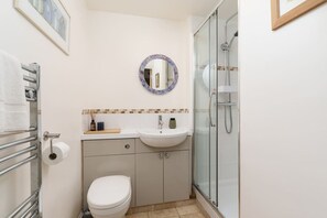 Hair dryer, towels - Harbour View - 6 Fernlea Court (St Ives)