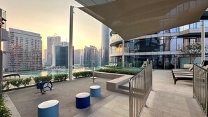 House - Prime 2BR Downtown Iconic Burj View (Dubai)