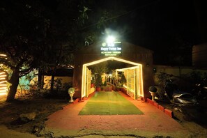 Front of property - Hotel Happy Forest Inn (Mount Abu)