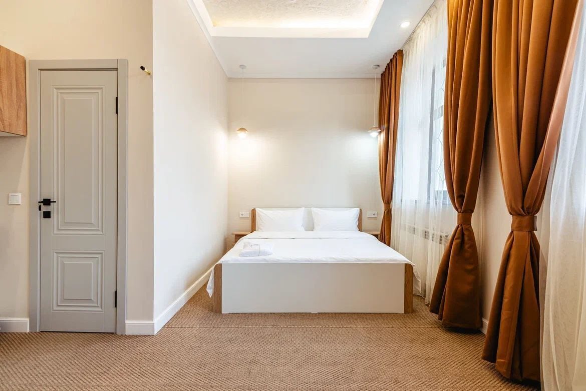 In-room safe, desk, laptop workspace, soundproofing