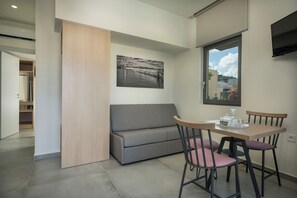 ห้องสวีท, เตียงควีนไซส์ 1 เตียง และโซฟาเบด | เตียงเสริม