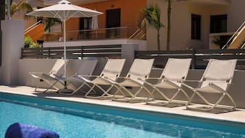 Sesongbasert utendørsbasseng