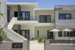 Front of property - Athina Suites (Platanias)