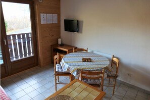 Dining - Studio at the Foot of the Slopes – Mountain View (Saint-Jean-d'Aulps)