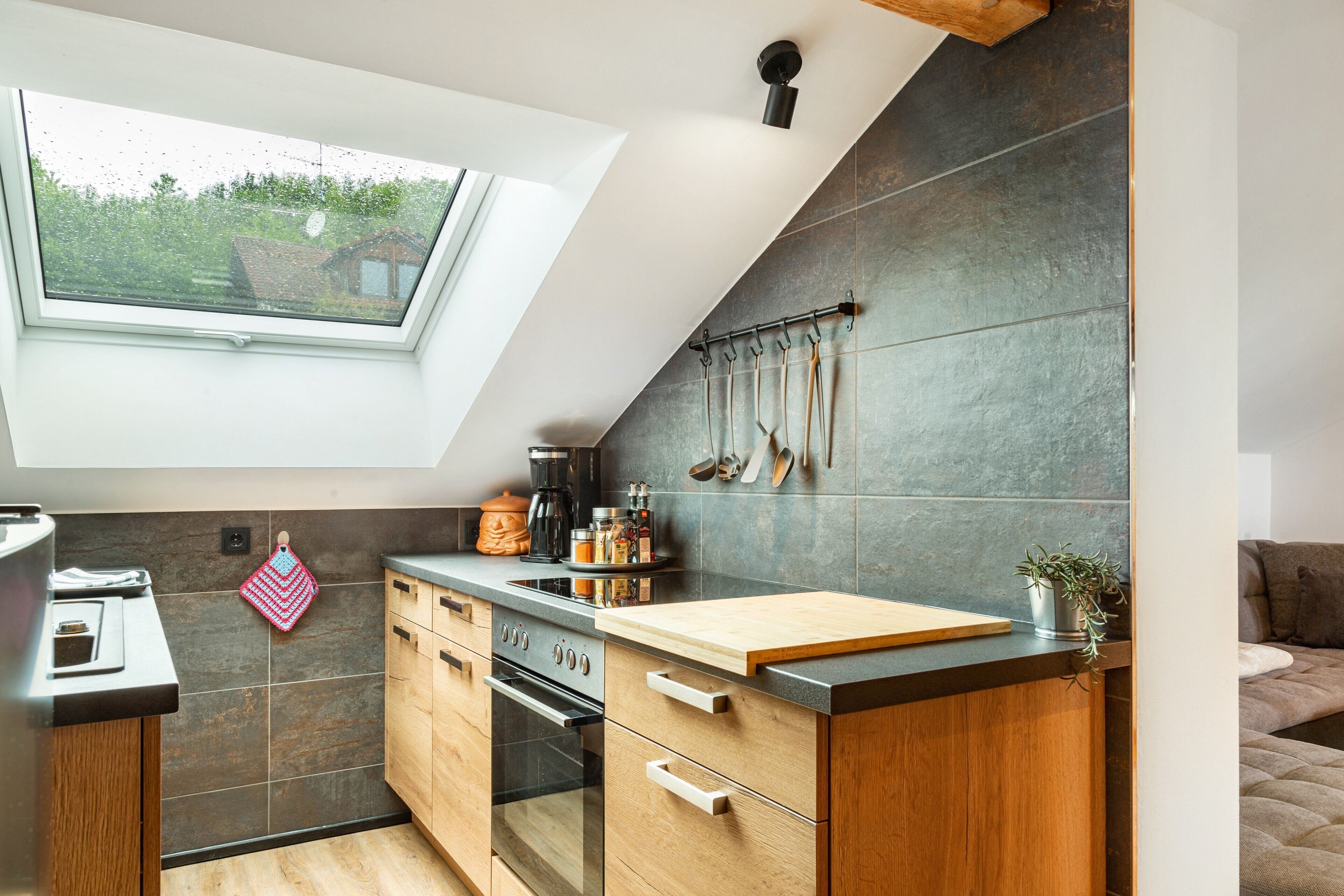 Microonde, forno, piano cottura, macchina per tè/caffè