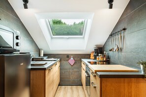 Mikrobølgeovn, ovn, kogeplade, kaffe-/temaskine