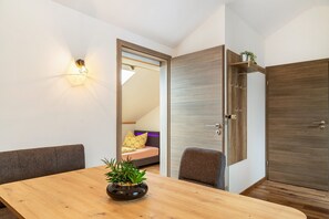 Dining - Apartment 'Rachel' with Mountain View, Shared Terrace and Wi-Fi (Perlesreut)