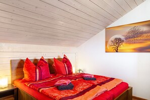 WiFi, bed sheets - Apartment 'Rachel' with Mountain View, Shared Terrace and Wi-Fi (Perlesreut)