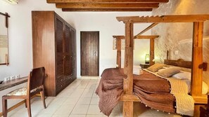 Sohora Comfy Retreat - Rethimno Winter Home | Minibar, blackout curtains, soundproofing, iron/ironing board - Four Seasons Of Bliss at Sohora Hotel (Rethymno)