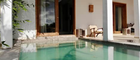 Suite, kolam renang pribadi, pemandangan pantai | Brankas dan Wi-Fi gratis