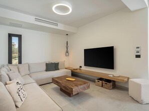 Villa, Sea View | Living area | Smart TV, Netflix, streaming services - Nemia Luxury Residence (Chania)