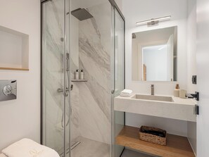Villa, Sea View | Bathroom | Shower, rainfall showerhead, free toiletries, hair dryer - Nemia Luxury Residence (Chania)
