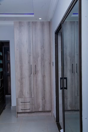 Apartment - Comfort-driven Hotel Rooms in Hazeldene - 2335 (Kwekwe)