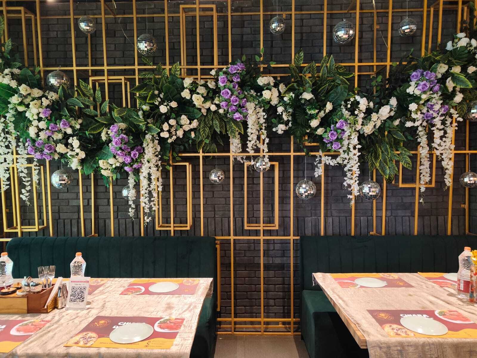 供应早餐、午餐和晚餐，亚洲菜