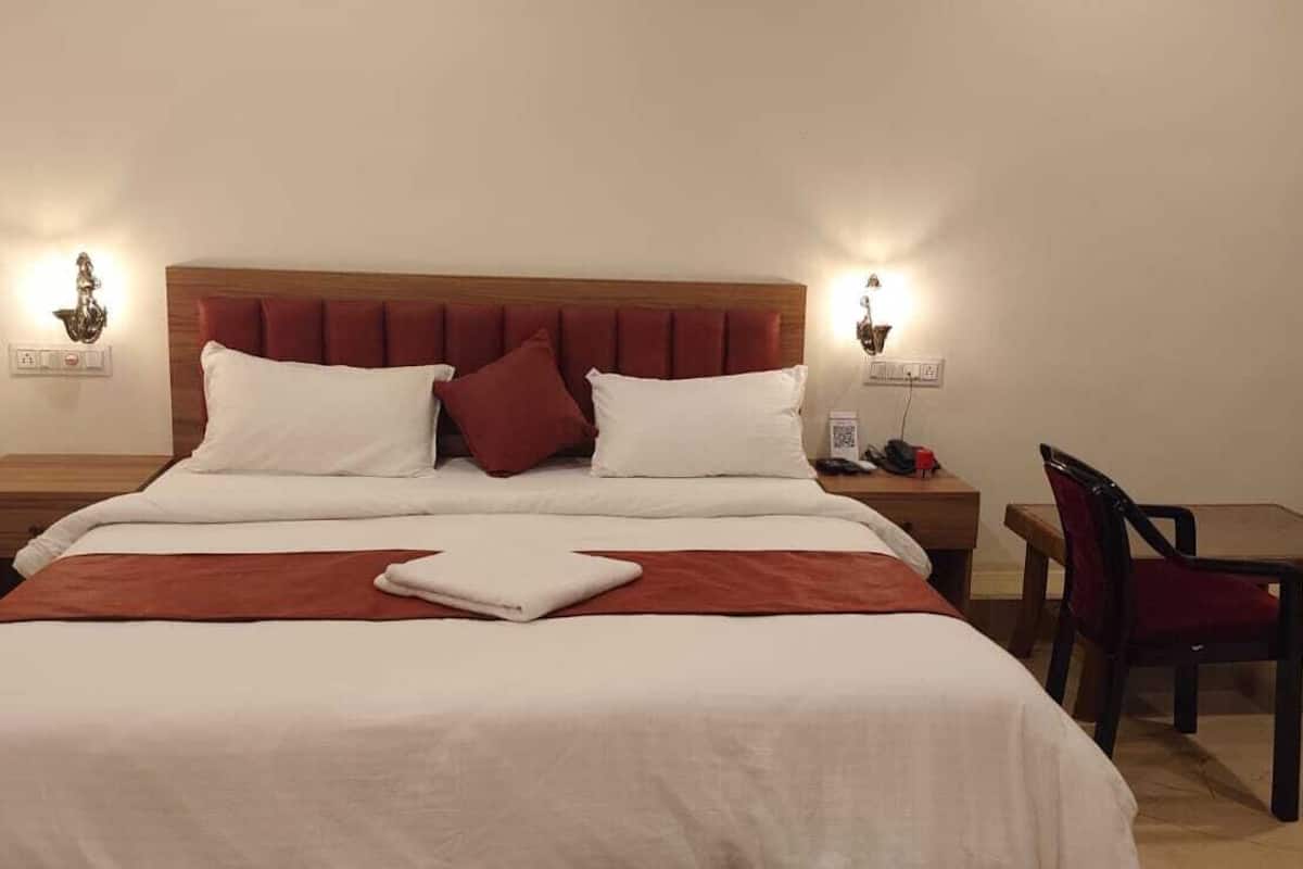 Chambre Deluxe, vue sur la ville | Bureau, espace de travail pour ordinateurs portables