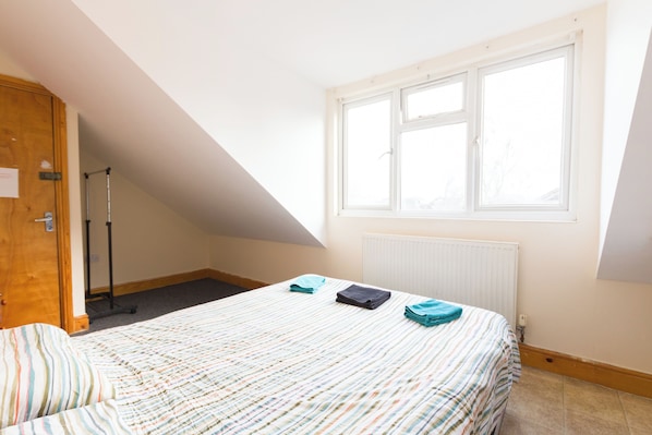 Free WiFi - Pebbles Guest House - Flat 7 (Southampton)