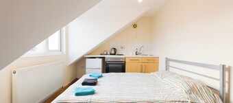 เพบเบิลส์ เกสต์เฮาส์ - แฟลต 7