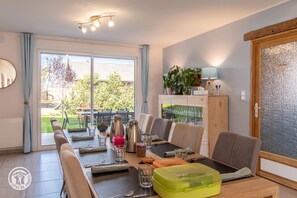 Dining - Guest Room "Room 3 - Scandinavian" with Mountain View, Shared Terrace, and Wi-Fi (Annecy)