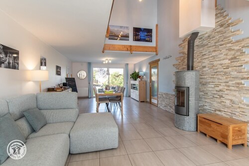 Guest Room "Room 2 - Seychelles" with Shared Terrace, Garden, and Wi-Fi