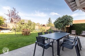 Outdoor dining - Guest Room 'Room 1 - Africa' with Mountain View, Shared Terrace, and Wi-Fi (Annecy)