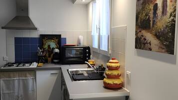 Réfrigérateur, four, plaque de cuisson, lave-vaisselle