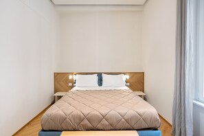 Iron/ironing board, WiFi, bed sheets - Superior Family Apartment with Wi-Fi and Air Conditioning (Napoli)