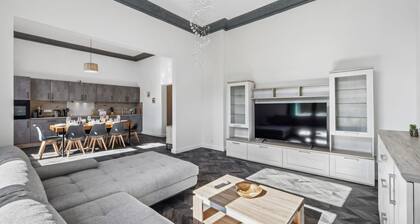 Infinity Stay Kaiser Wilhelm Bruecke