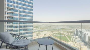 Luksusleilighet, balkong, byutsikt | Terrasse/patio