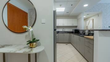 Luxury Apartment, Balcony, City View | Living area