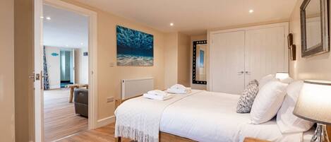 Iron/ironing board, WiFi