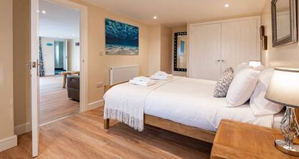 Modern ground floor apartment, near the beach