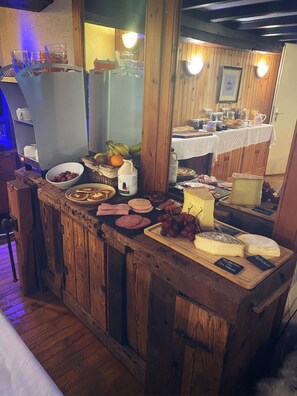 Daily buffet breakfast for a fee - La petite Auberge (Bourg-Saint-Maurice)