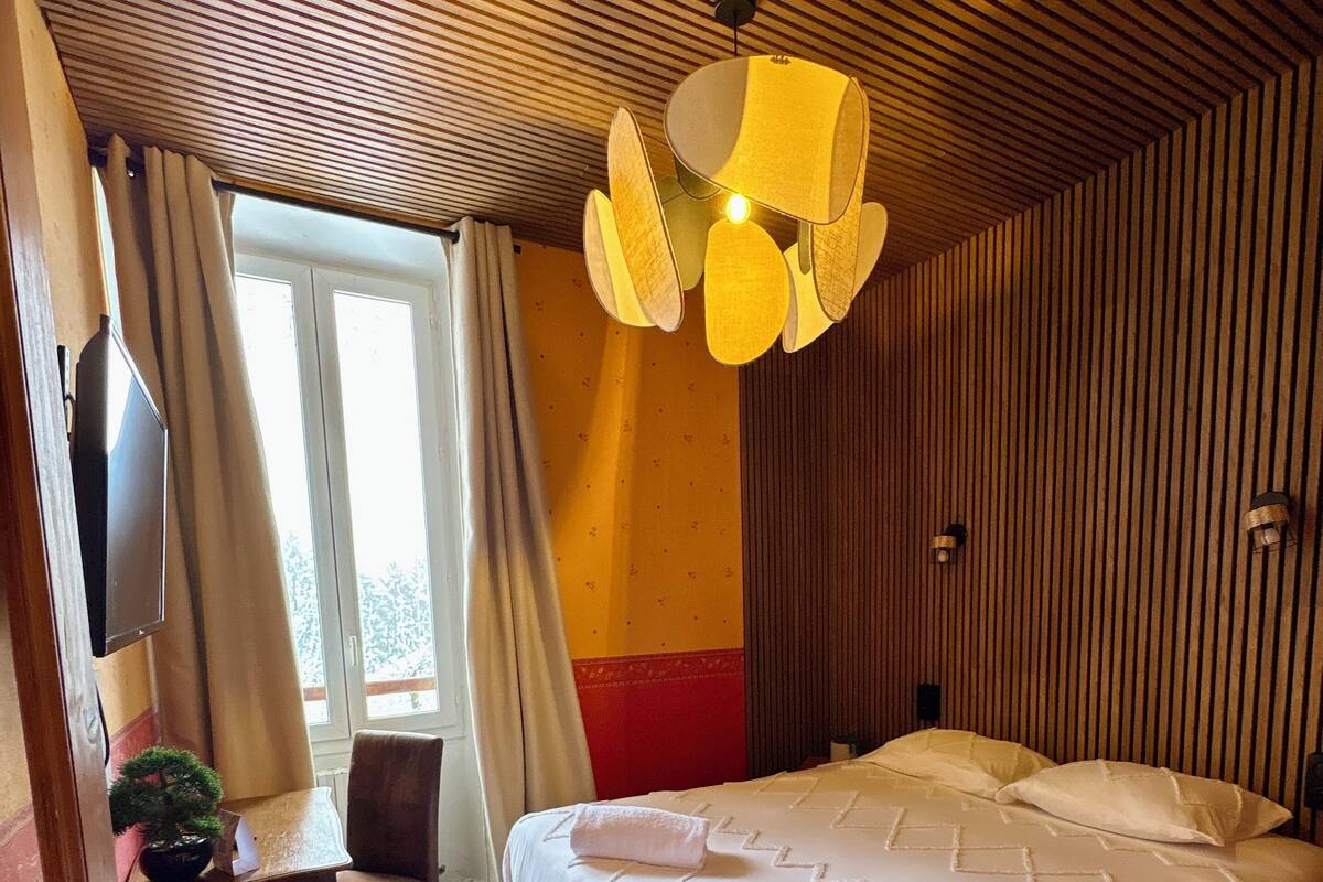 Standard Suite, Mountain View | Laptop workspace